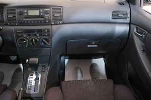 Хетчбэк Toyota Corolla 2002 года, 569000 рублей, Омск