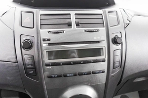 Хетчбэк Toyota Yaris 2009 года, 489000 рублей, Барнаул