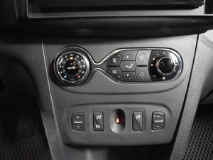 Хетчбэк Renault Sandero 2017 года, 1037100 рублей, Казань