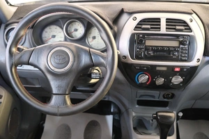 Внедорожник Toyota RAV4 2001 года, 769000 рублей, Омск