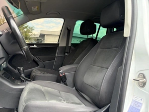 Внедорожник Volkswagen Tiguan 2016 года, 1870000 рублей, Ижевск