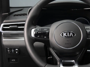 Седан Kia K5 2020 года, 2680000 рублей, Омск