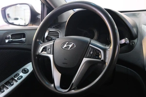 Седан Hyundai Solaris 2012 года, 629000 рублей, Омск