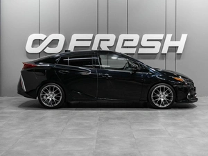 Хетчбэк Toyota Prius PHV 2017 года, 1697000 рублей, Тюмень