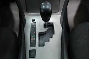 Седан Toyota Avensis 2009 года, 999000 рублей, Омск