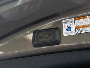 Внедорожник Toyota RAV4 2017 года, 2119000 рублей, Тюмень