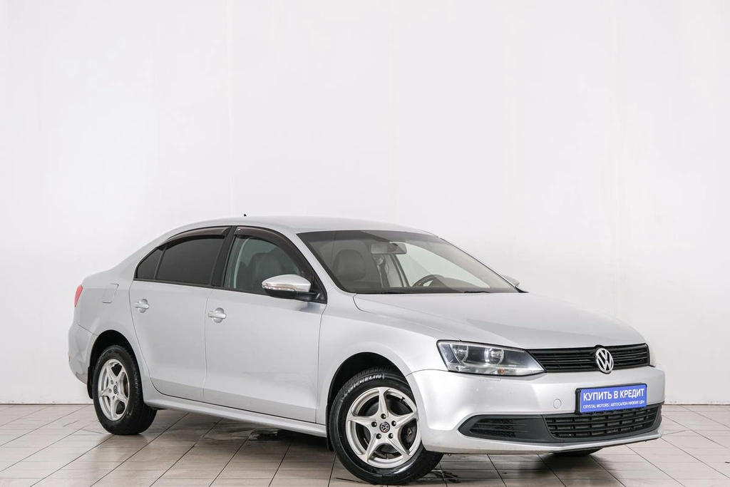 Седан Volkswagen Jetta 2013 года, 979000 рублей, Красноярск