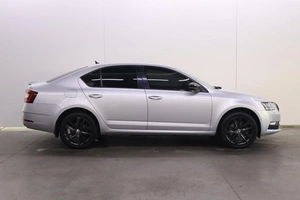 Хэтчбек Skoda Octavia 2018 года, 2100000 рублей, Брянск