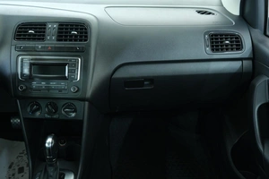 Седан Volkswagen Polo 2012 года, 899000 рублей, Омск