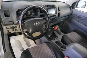 Пикап Toyota Hilux 2010 года, 2099000 рублей, Омск