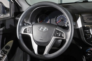 Седан Hyundai Solaris 2015 года, 1169000 рублей, Новосибирск