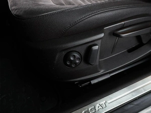 Седан Volkswagen Passat 2011 года, 1250000 рублей, Воронеж