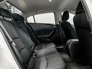 Седан Mazda Axela 2018 года, 1300000 рублей, Красноярск