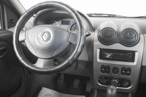 Седан Renault Logan 2011 года, 549000 рублей, Кемерово