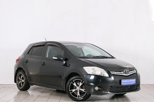 Хетчбэк Toyota Auris 2011 года, 1109000 рублей, Красноярск