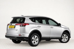 Внедорожник Toyota RAV4 2018 года, 2149000 рублей, Челябинск