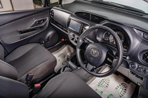 Хетчбэк Toyota Vitz 2019 года, 999000 рублей, Томск