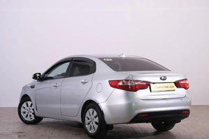 Седан Kia Rio 2014 года, 699000 рублей, Омск