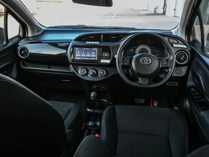 Хетчбэк Toyota Vitz 2019 года, 1159000 рублей, Кирилловка