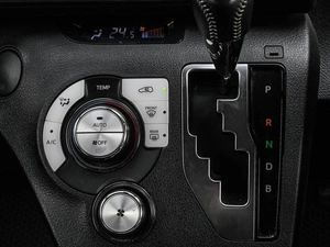 Минивэн Toyota Sienta 2018 года, 1829000 рублей, Кирилловка