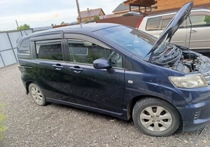 Минивэн Honda Freed 2010 года, 900000 рублей, Емельяновский район