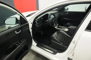 Седан Kia Optima 2017 года, 2120000 рублей, Курск