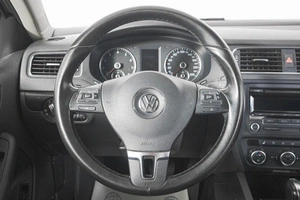 Седан Volkswagen Jetta 2012 года, 999000 рублей, Кемерово