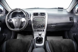 Седан Toyota Corolla 2011 года, 989000 рублей, Пермь