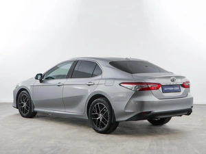 Седан Toyota Camry 2021 года, 2847077 рублей, Москва