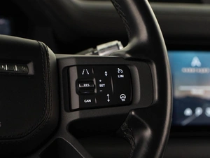 Внедорожник Land Rover Defender 2021 года, 6825444 рублей, Москва