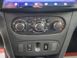 Хетчбэк Renault Sandero Stepway 2020 года, 1200000 рублей, Красноярск