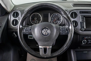 Внедорожник Volkswagen Tiguan 2011 года, 1329000 рублей, Пермь