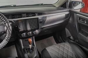 Седан Toyota Corolla 2014 года, 1299000 рублей, Томск