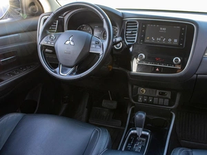 Внедорожник Mitsubishi Outlander 2021 года, 2199000 рублей, Петрозаводск