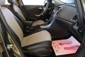 Универсал Opel Astra 2013 года, 989000 рублей, Омск