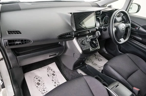Минивэн Toyota Wish 2015 года, 2099000 рублей, Красноярск