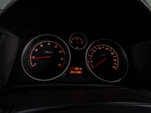 Седан Opel Astra 2011 года, 699000 рублей, Воронеж
