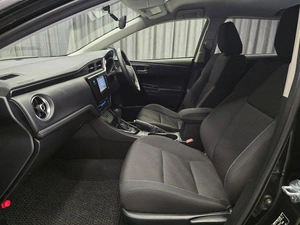 Хетчбэк Toyota Auris 2017 года, 1325000 рублей, Красноярск