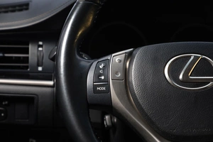 Седан Lexus ES 2013 года, 2400000 рублей, Новосибирск