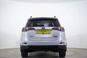 Внедорожник Toyota RAV4 2018 года, 2799000 рублей, Оренбург