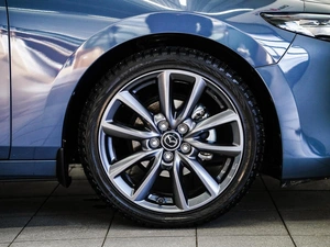 Хетчбэк Mazda 3 2019 года, 1699000 рублей, Красноярск