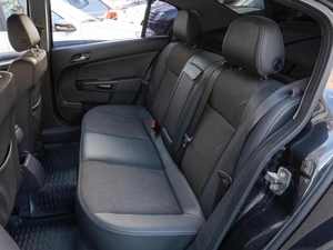 Седан Opel Astra 2013 года, 899000 рублей, Саратов
