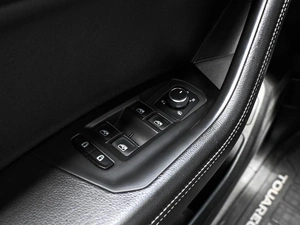 Внедорожник Volkswagen Touareg 2018 года, 3759000 рублей, Кирилловка