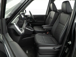 Минивэн Toyota Voxy 2022 года, 3547077 рублей, Москва