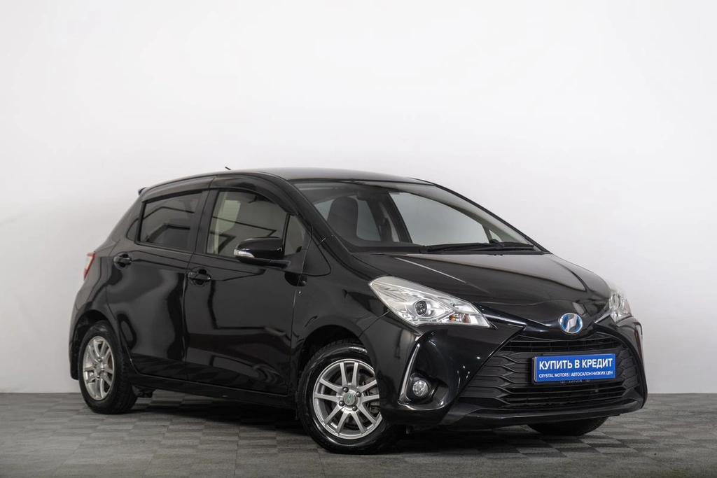Хетчбэк Toyota Vitz 2017 года, 1279000 рублей, Томск