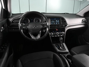 Седан Hyundai Elantra 2020 года, 1715000 рублей, Аксай