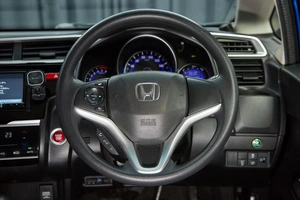 Хетчбэк Honda Fit 2017 года, 1067000 рублей, Красноярск
