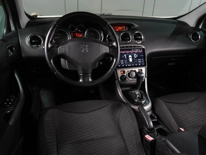 Хетчбэк Peugeot 308 2011 года, 529000 рублей, Воронеж