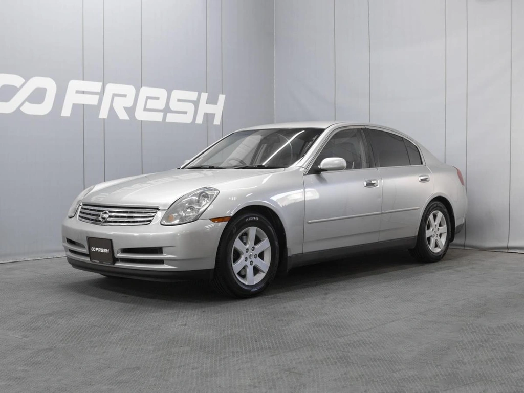 Седан Nissan Skyline 2002 года, 640000 рублей, Омск