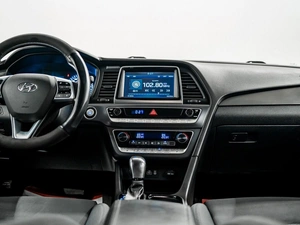 Седан Hyundai Sonata 2017 года, 1700000 рублей, Красноярск